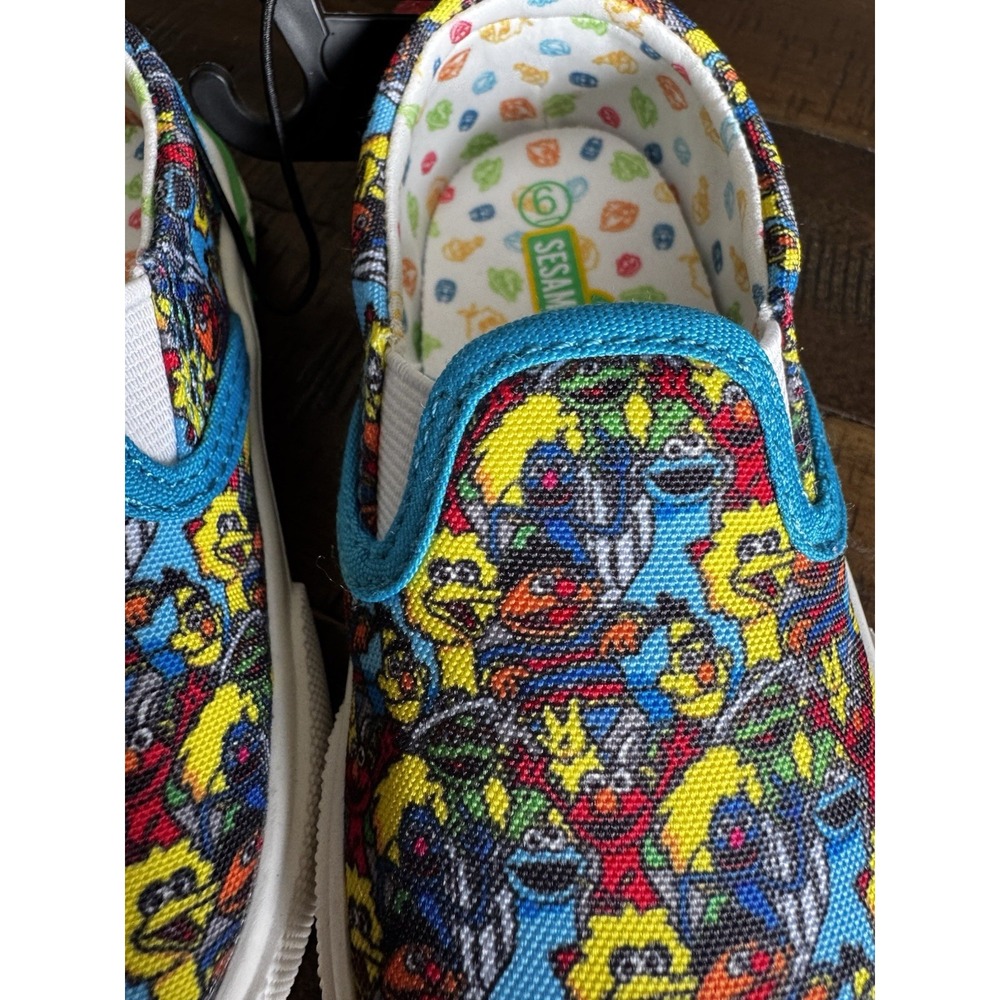 Toddler Sesame Street Print Slip On Shoes Size 4 NEW